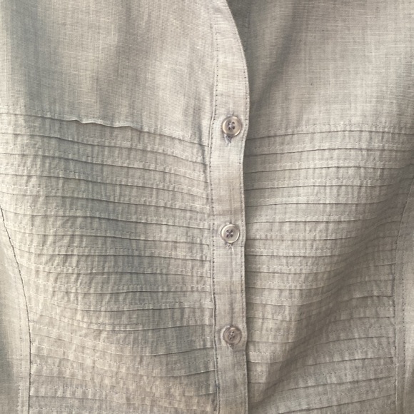 Women button down shirts. Size XL. Light blue color. 100%cotton. - Picture 2 of 2